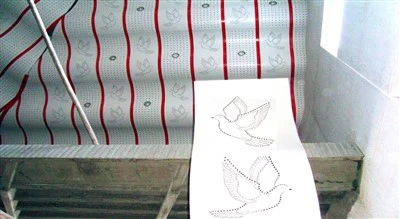 Tấm ốp trần trang trí hoa văn nghệ thuật Tấm trần nhôm đục lỗ